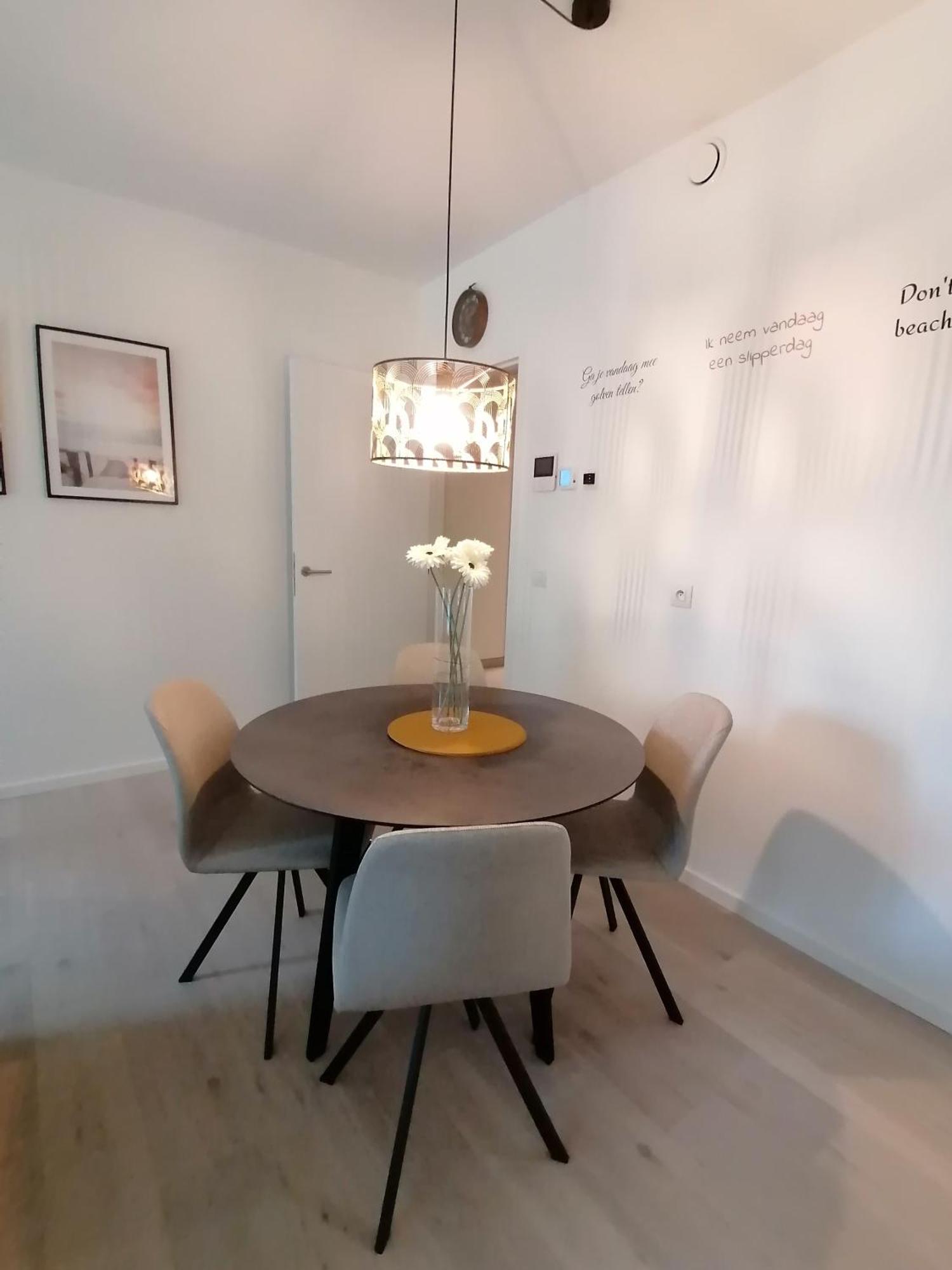 Bartine - Modern And Spacious Flat Near The Sea, Free Parking Space Apartment