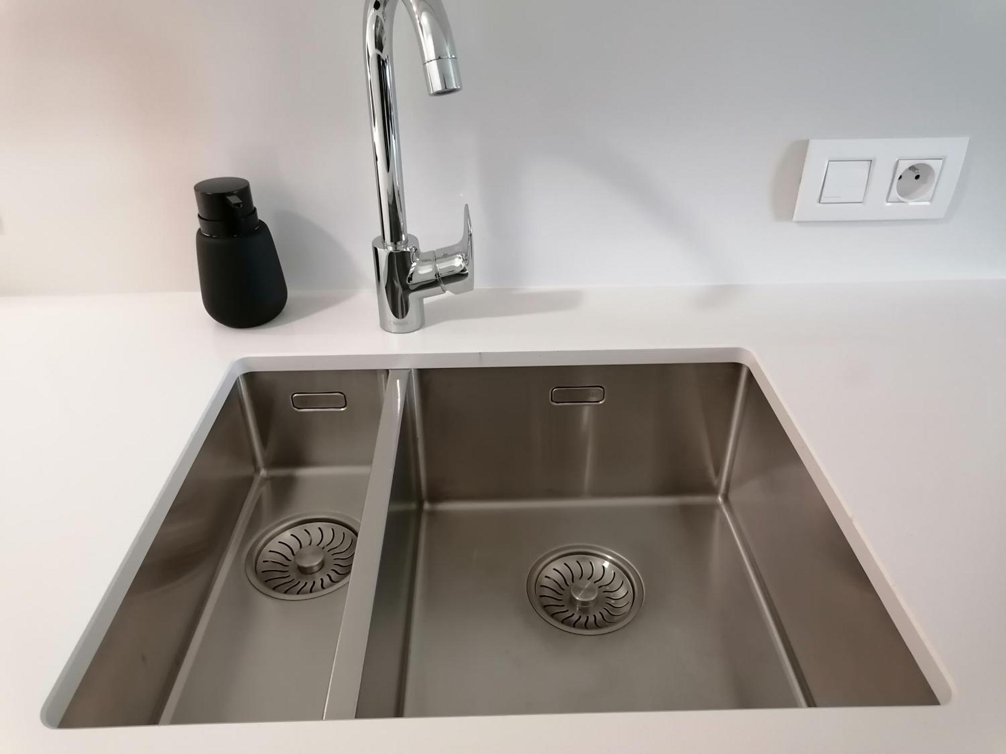 Apartment Bartine - Modern And Spacious Flat Near The Sea, Free Parking Space *