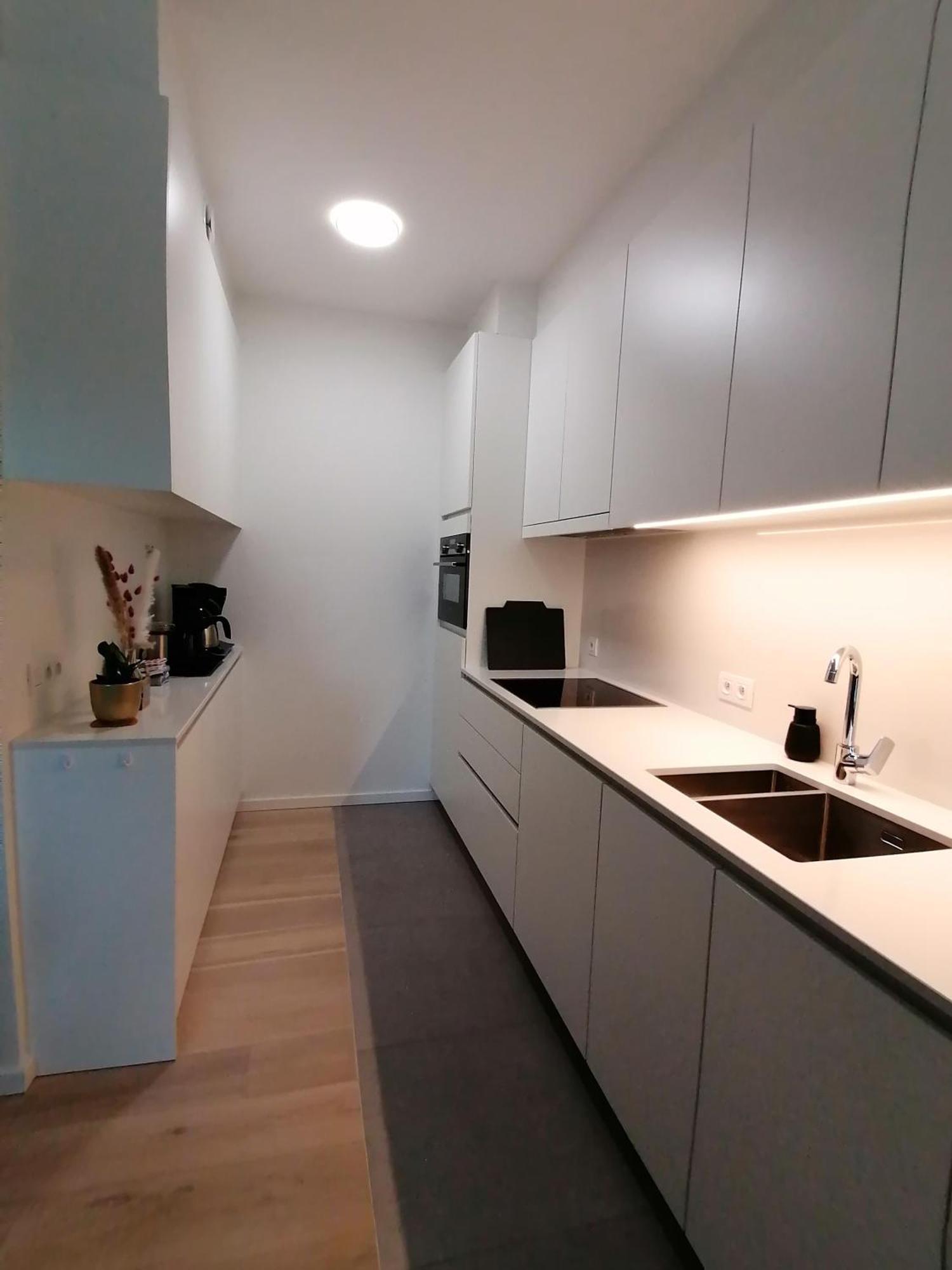Apartment Bartine - Modern And Spacious Flat Near The Sea, Free Parking Space *