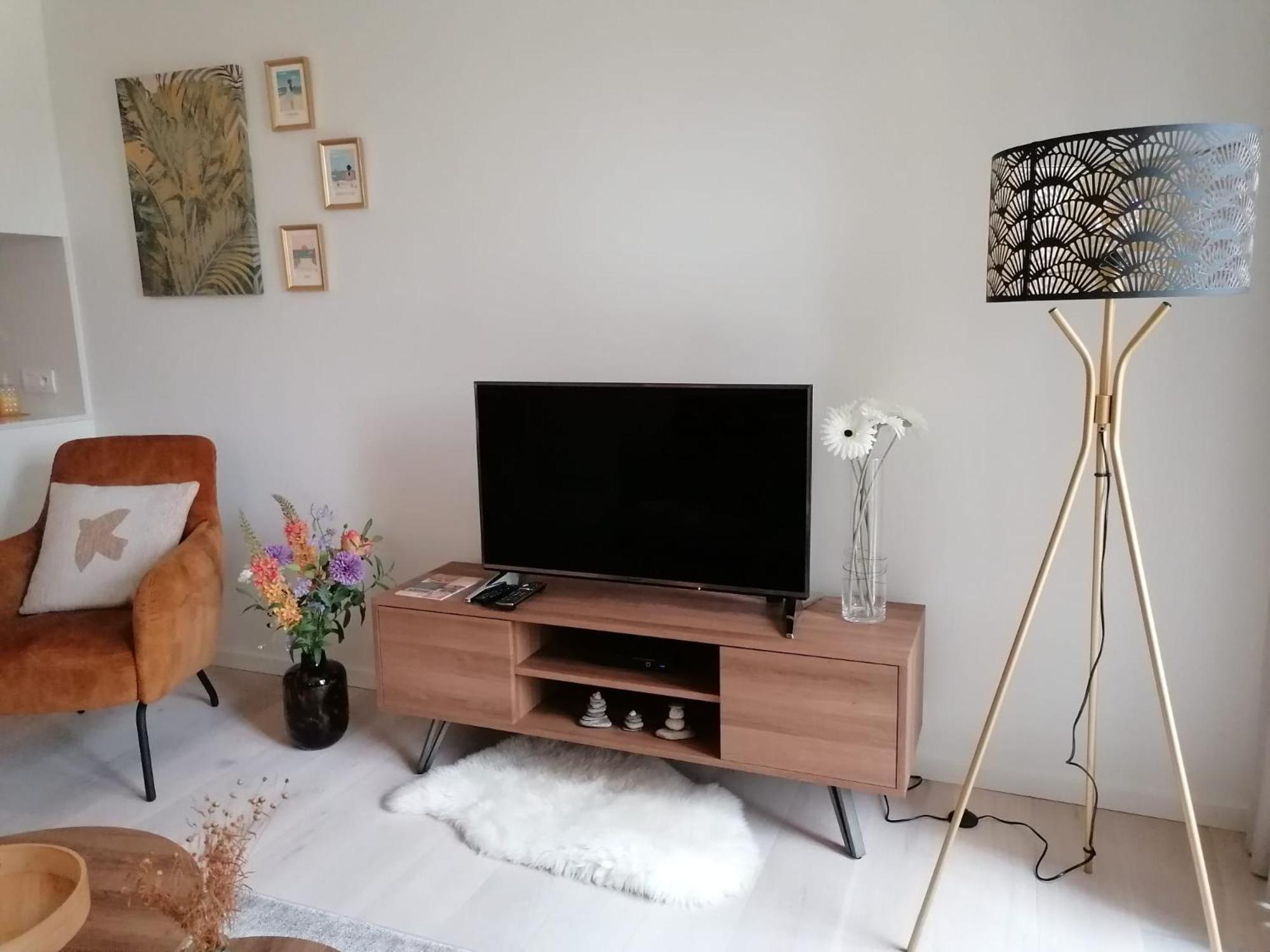 Bartine - Modern And Spacious Flat Near The Sea, Free Parking Space